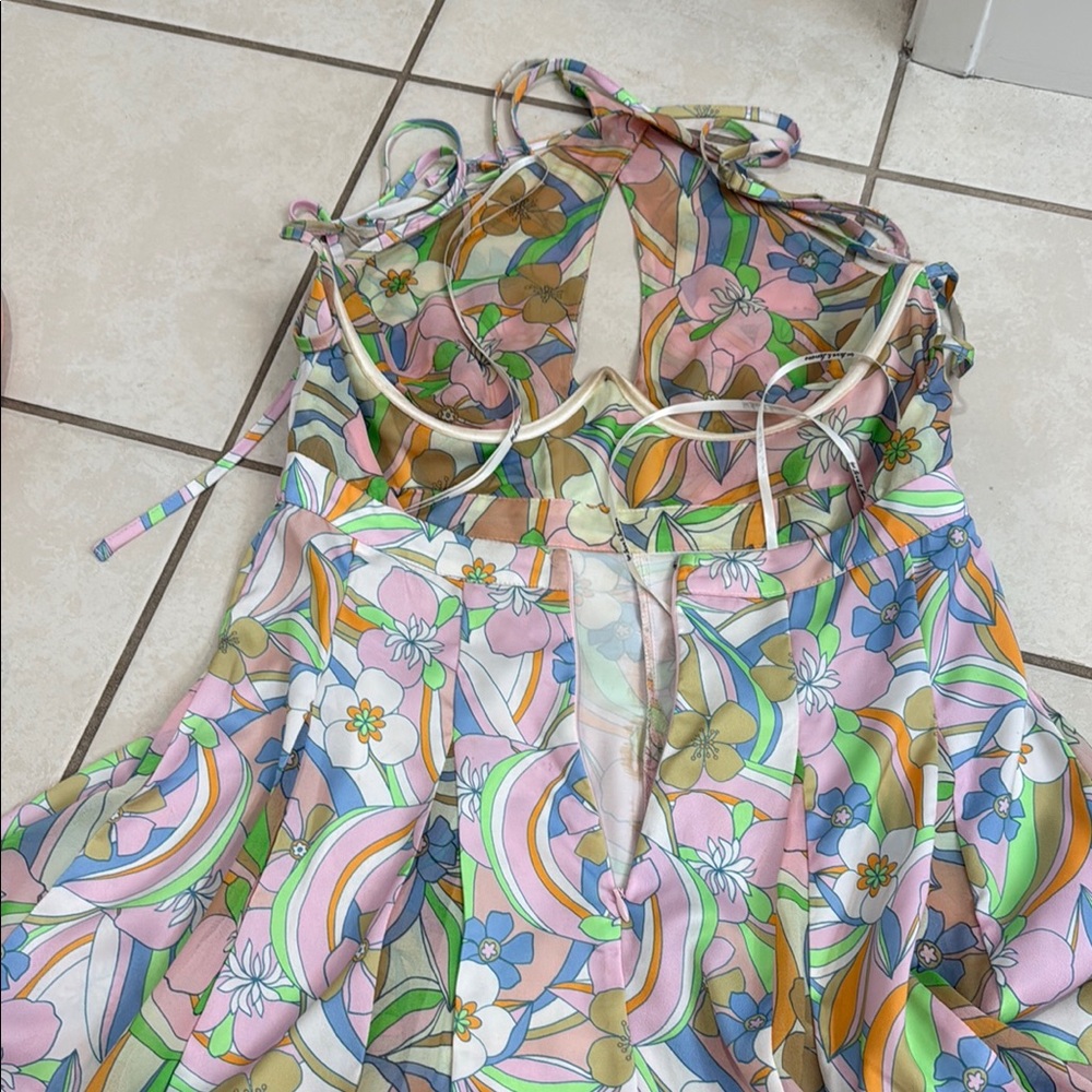 Floral crossover for love and lemons Dress - Picture 7 of 10